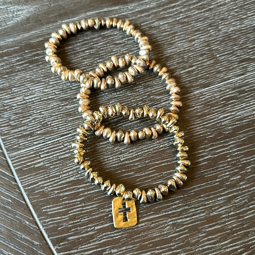Set of 3 gold bracelets